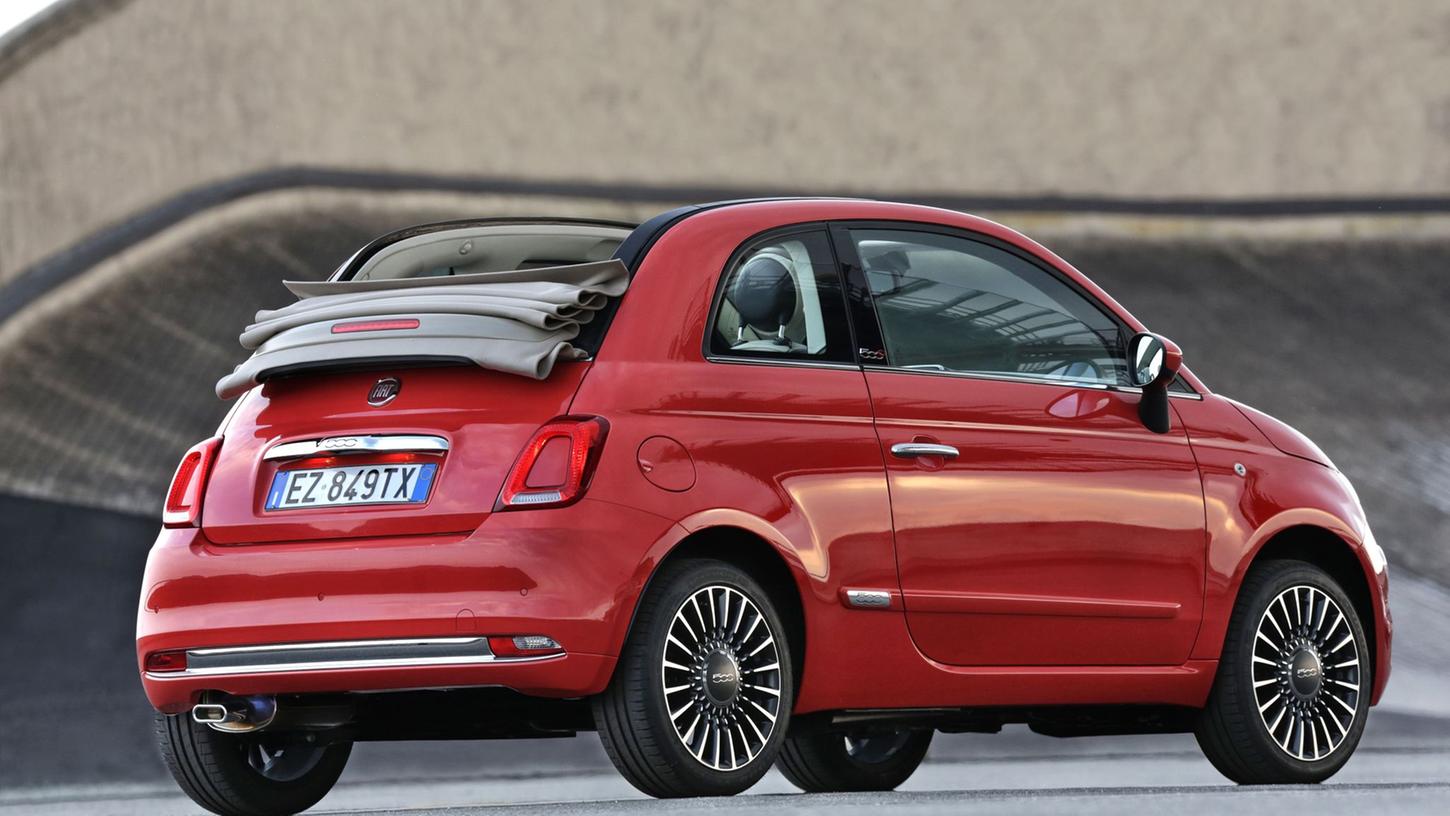 Mit Faltdach kommt beim Fiat 500 Cabriogefühl auf. Mit Faltdach kommt beim Fiat 500 Cabriogefühl auf.