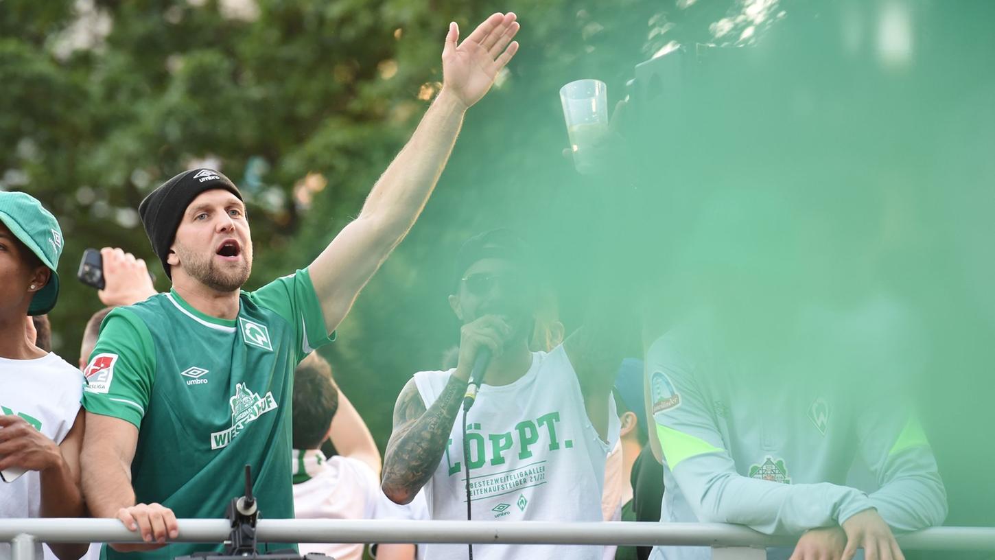 Feierte mit den Werder-Fans die Bremer Bundesliga-Rückkehr: Niclas Füllkrug.
Feierte mit den Werder-Fans die Bremer Bundesliga-Rückkehr: Niclas Füllkrug.