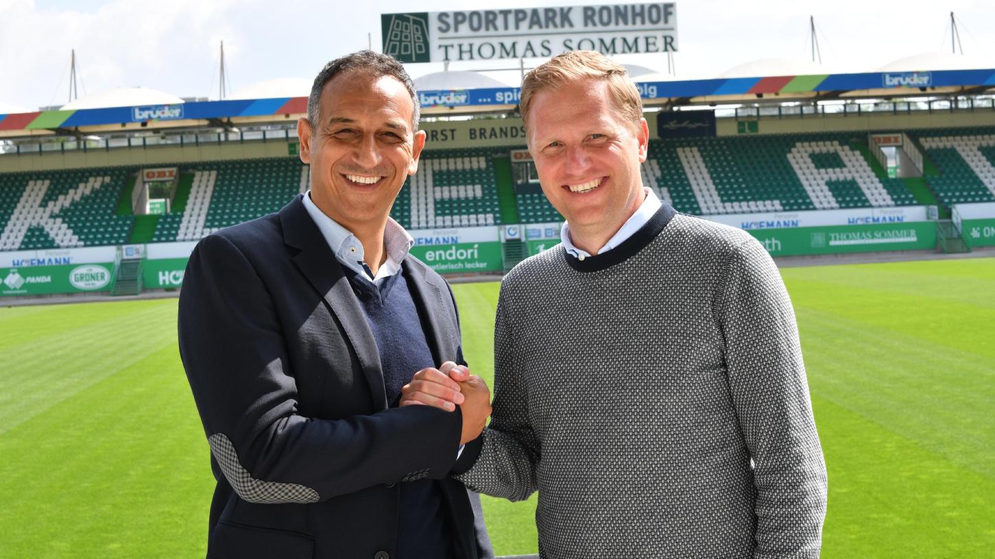 "Wir waren auch menschlich sofort auf einer Wellenlänge": Fürths Sport-Geschäftsführer Rachid Azzouzi (links) mit dem neuen Trainer Marc Schneider.