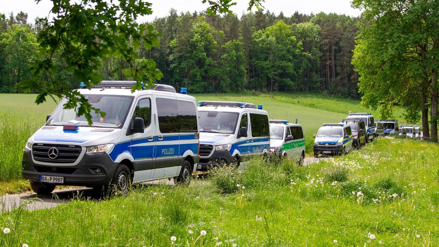 Auto wurde nach dem Verschwinden noch gefahren: Hundertschaft suchte nach Vermisster Frau in Franken