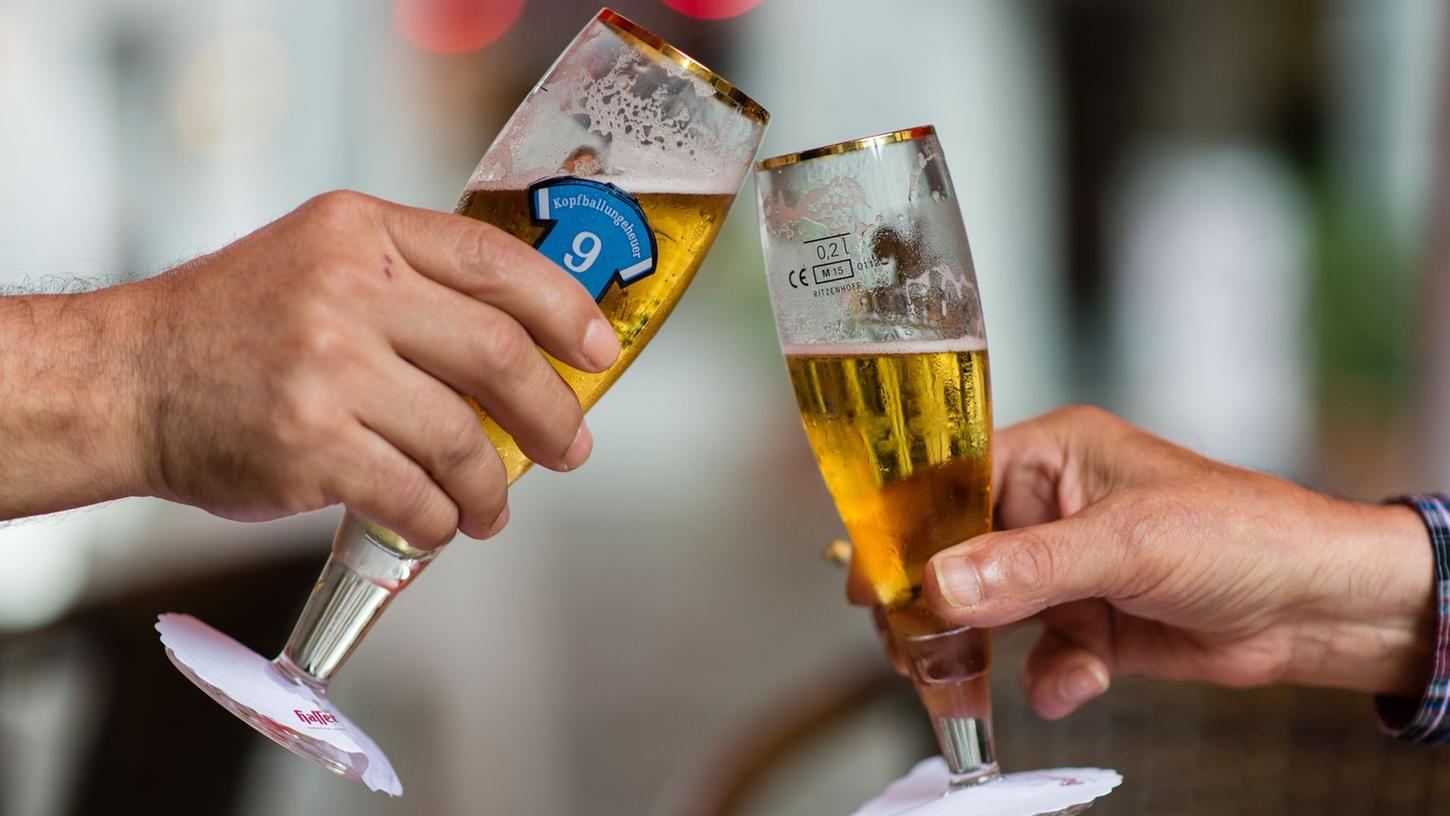 Die Zeitschrift "Öko-Test" ließ Pils von 50 Marken analysieren und von biererprobten Testern geschmacklich prüfen. Die Zeitschrift "Öko-Test" ließ Pils von 50 Marken analysieren und von biererprobten Testern geschmacklich prüfen.