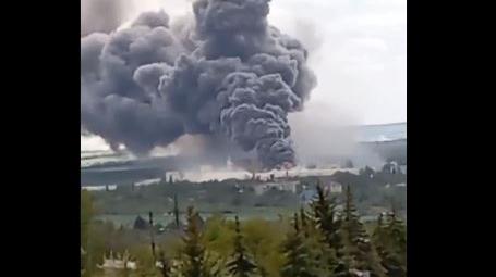 Video zeigt Rauchsäule: Raketenangriff auf fränkische Gipsfabrik in der Ukraine