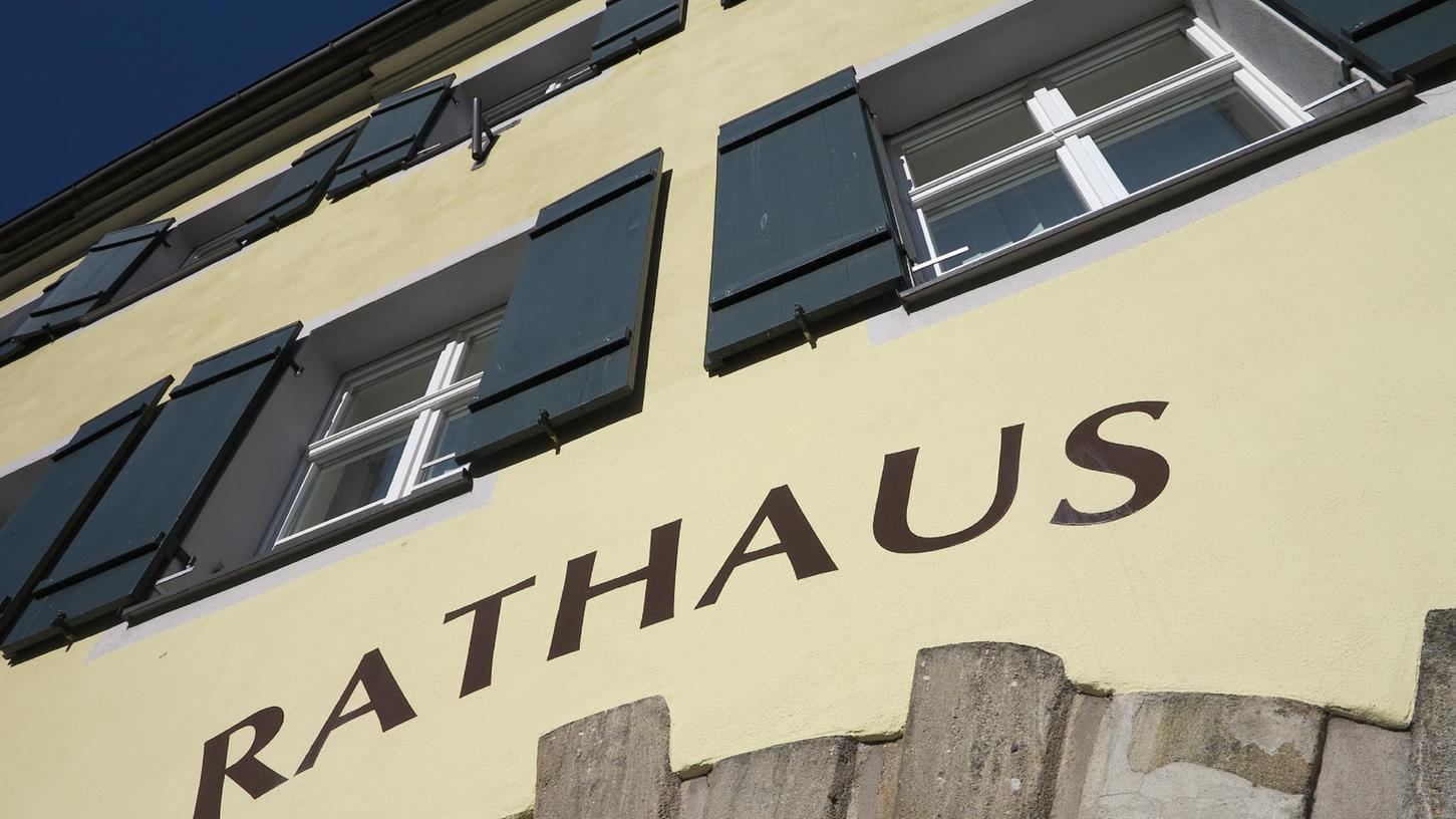 Ganz bequem ins digitale Rathaus in Gunzenhausen kommt man nun mit der BayernApp.
Ganz bequem ins digitale Rathaus in Gunzenhausen kommt man nun mit der BayernApp.