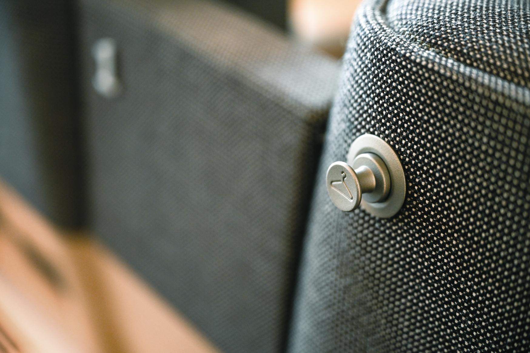 Selbst die Kleiderhaken haben im Hinblick auf die Ästhetik ein Update bekommen.