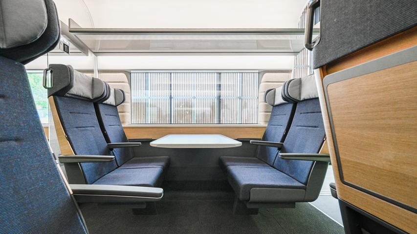 Die Doppelsitze in der 2. Klasse haben einen Bankcharakter, sind jedoch individuell verstellbare, vollwertige Einzelsitze.