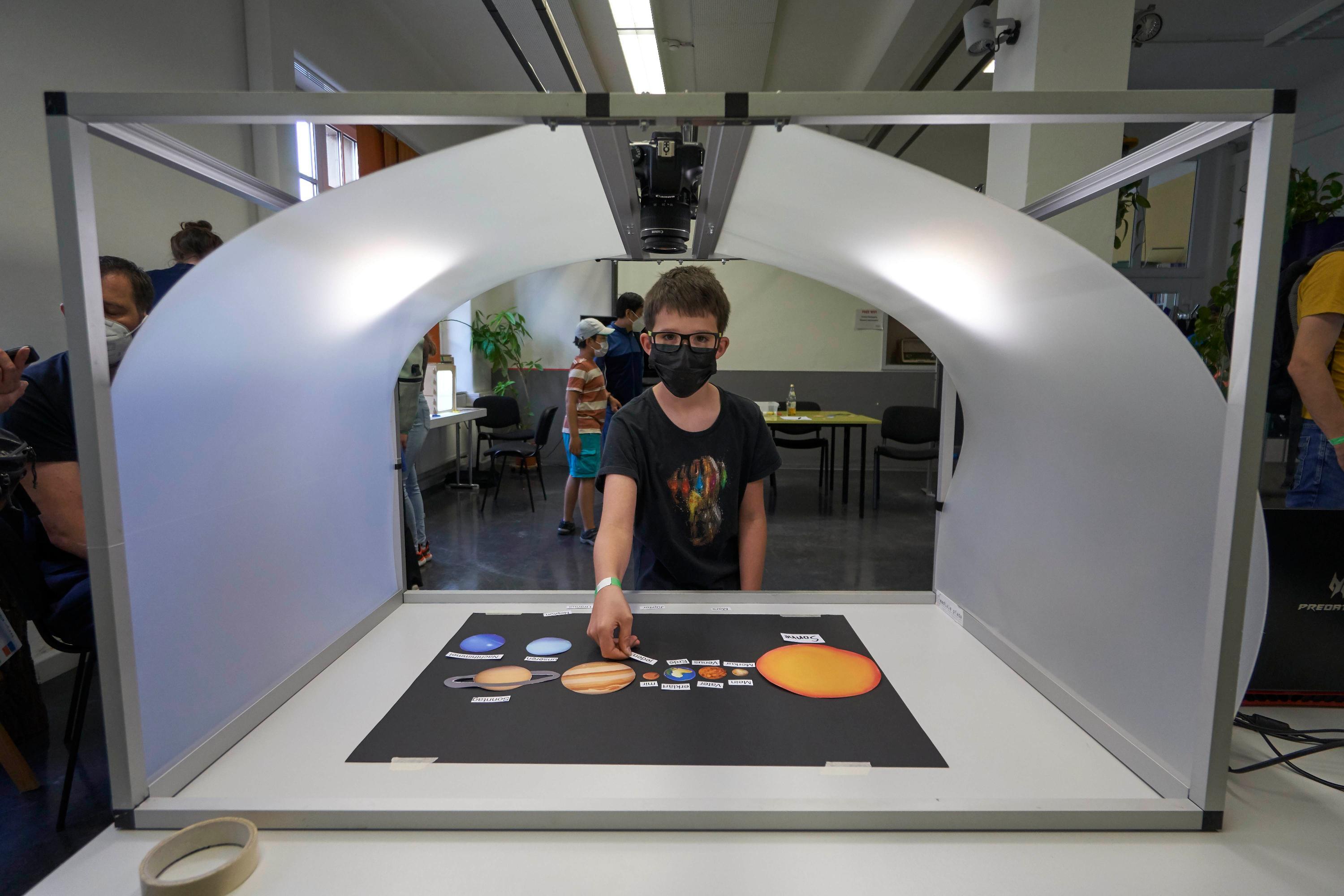 Bild für Bild: Mit der Kamera werden einzelne Bilder festgehalten, die Software Stop Motion Studio verwandelt sie dann in einen Film.