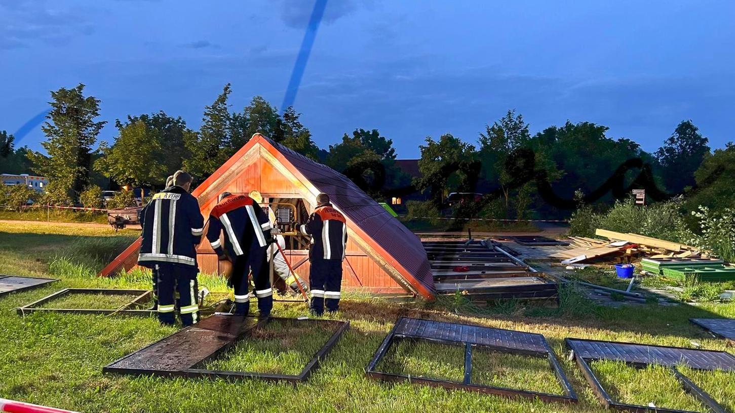 Dieses Dach stürzte am Brombachsee auf 14 Menschen herab.
Dieses Dach stürzte am Brombachsee auf 14 Menschen herab.