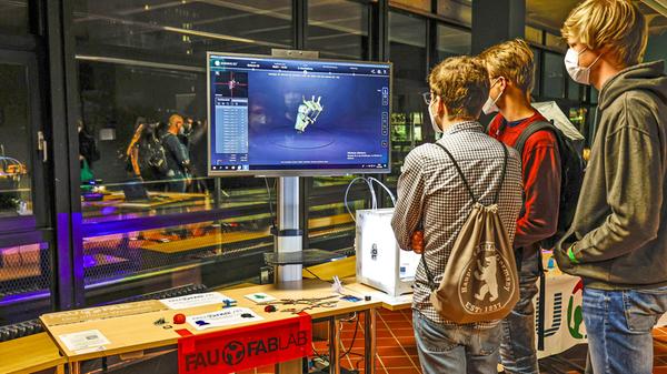 Die spielerische Art der Wissensvermittlung zog viele junge Menschen an - aber nicht ausschließlich.