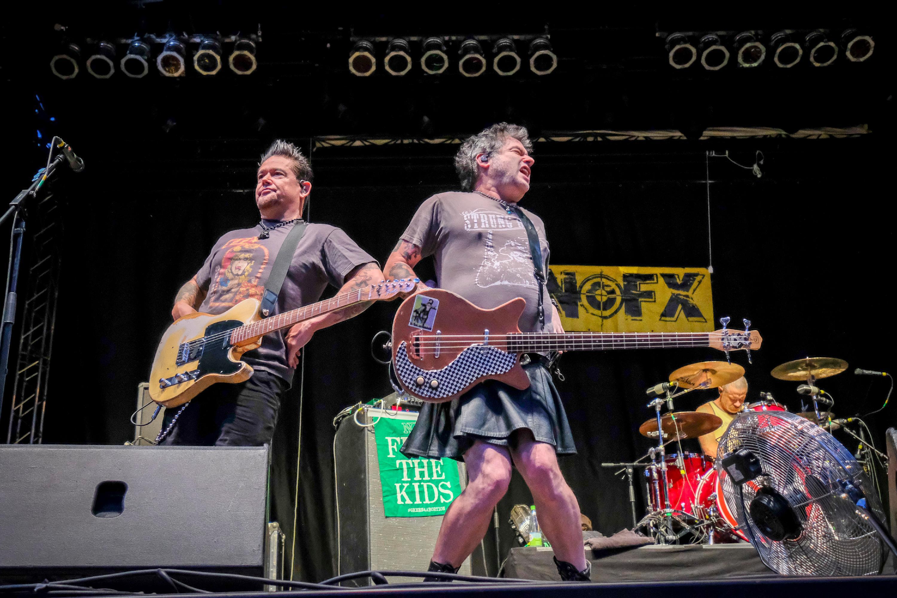 Dann am Abend: Der gefeierte Auftritt der Gastgeber NOFX.
