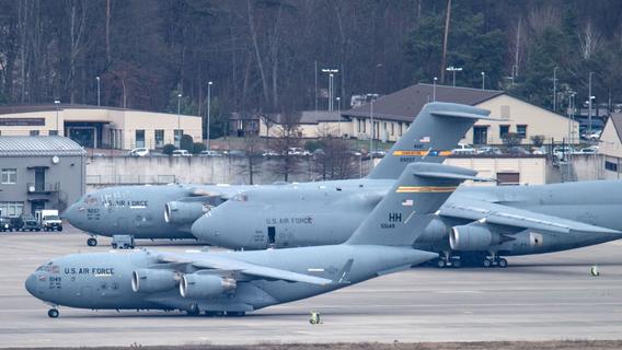 Per Militärflugzeug: USA fliegen Babynahrung über Ramstein ein - das ist der Grund