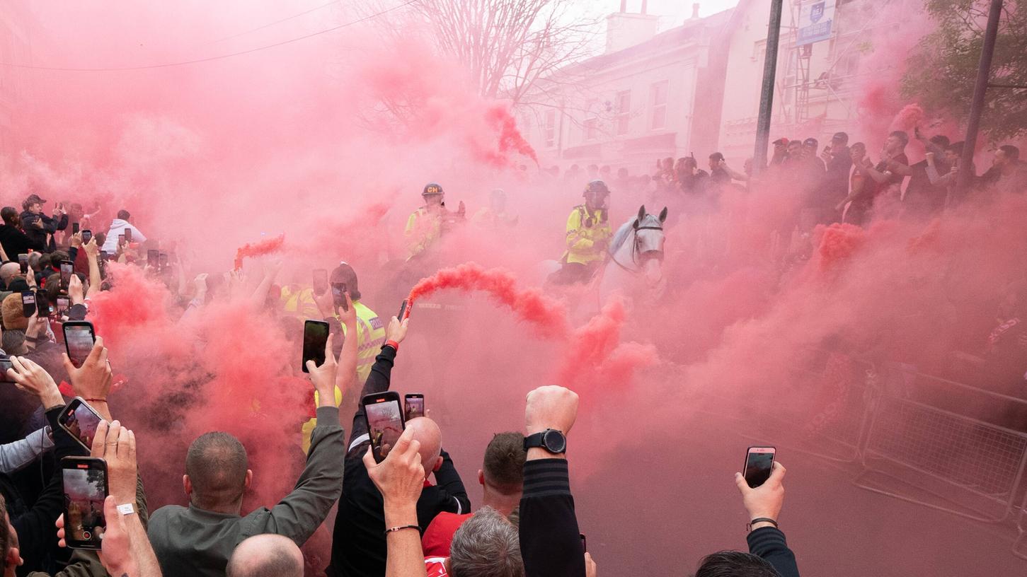 In Liverpool möchten sie die Köpfe nicht hängen lassen: Nach der verlorenen Meisterschaft geht es schon am Samstag um den nächsten Titel.