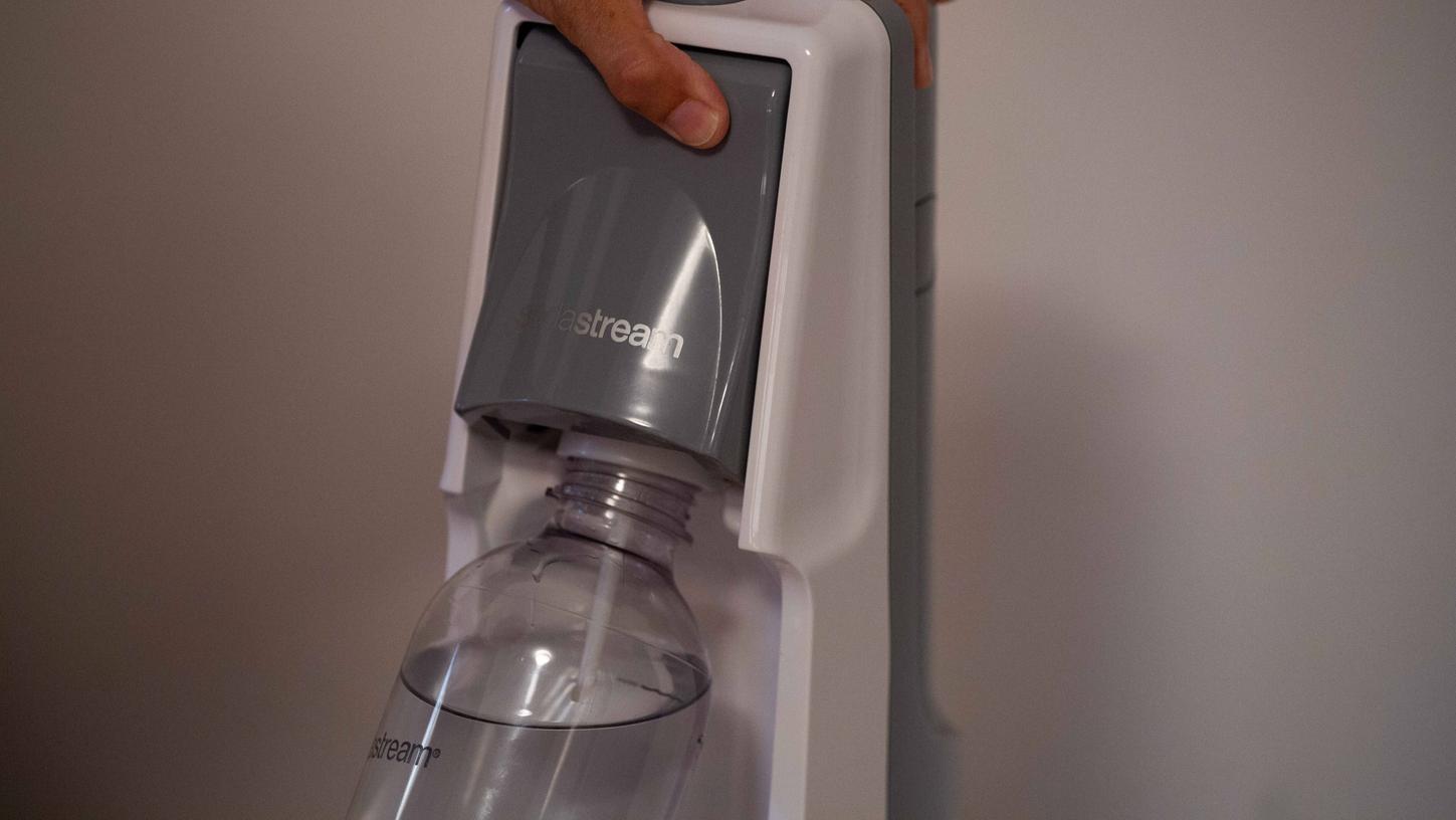 Ein Sodastream bringt Sprudel in stilles Leitungswasser. 