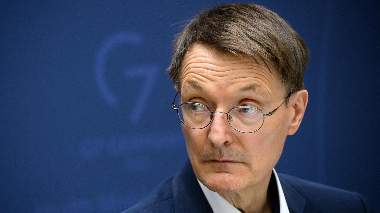 Auch in Deutschland steigen die Affenpocken-Fälle. Das Bundesgesundheitsministerium rechnet mit einem weiteren Anstieg der Zahlen.
Auch in Deutschland steigen die Affenpocken-Fälle. Das Bundesgesundheitsministerium rechnet mit einem weiteren Anstieg der Zahlen.