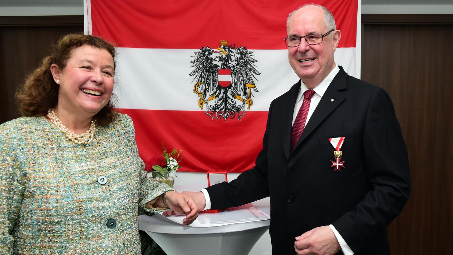 Gert Rohrseitz und die Generalkonsulin Eva Maria Ziegler.