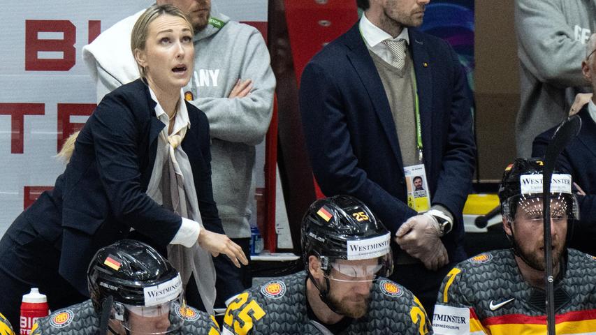 Mittendrin: Co-Trainerin Jessica Campbell. Mittendrin: Co-Trainerin Jessica Campbell.