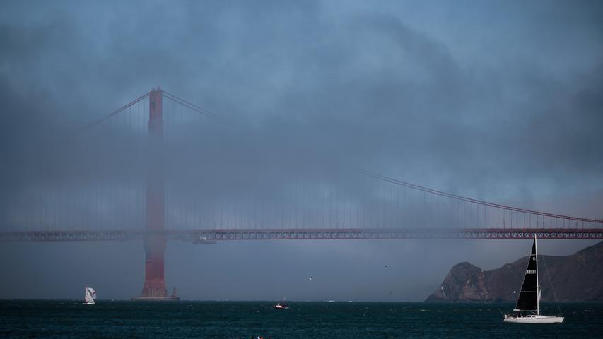 Nebelig, nebeliger, San Francisco. Mittlerweile hat der Nebel, der die Küstenstadt häufig umgibt, einen eigenen Namen: Karl the Fog.
