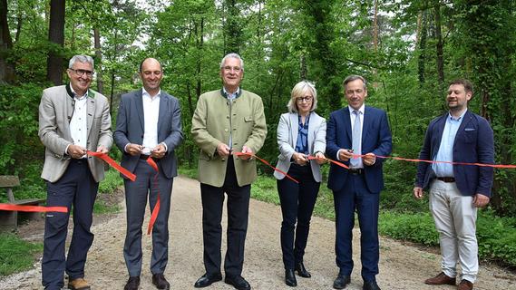 Minister weiht ausgebauten Radweg "Eisenstraße" ein