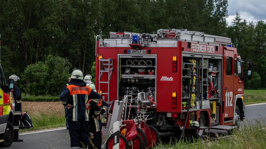 Schwerer Unfall bei Erlangen: Motorradfahrer wird 30 Meter durch die Luft geschleudert