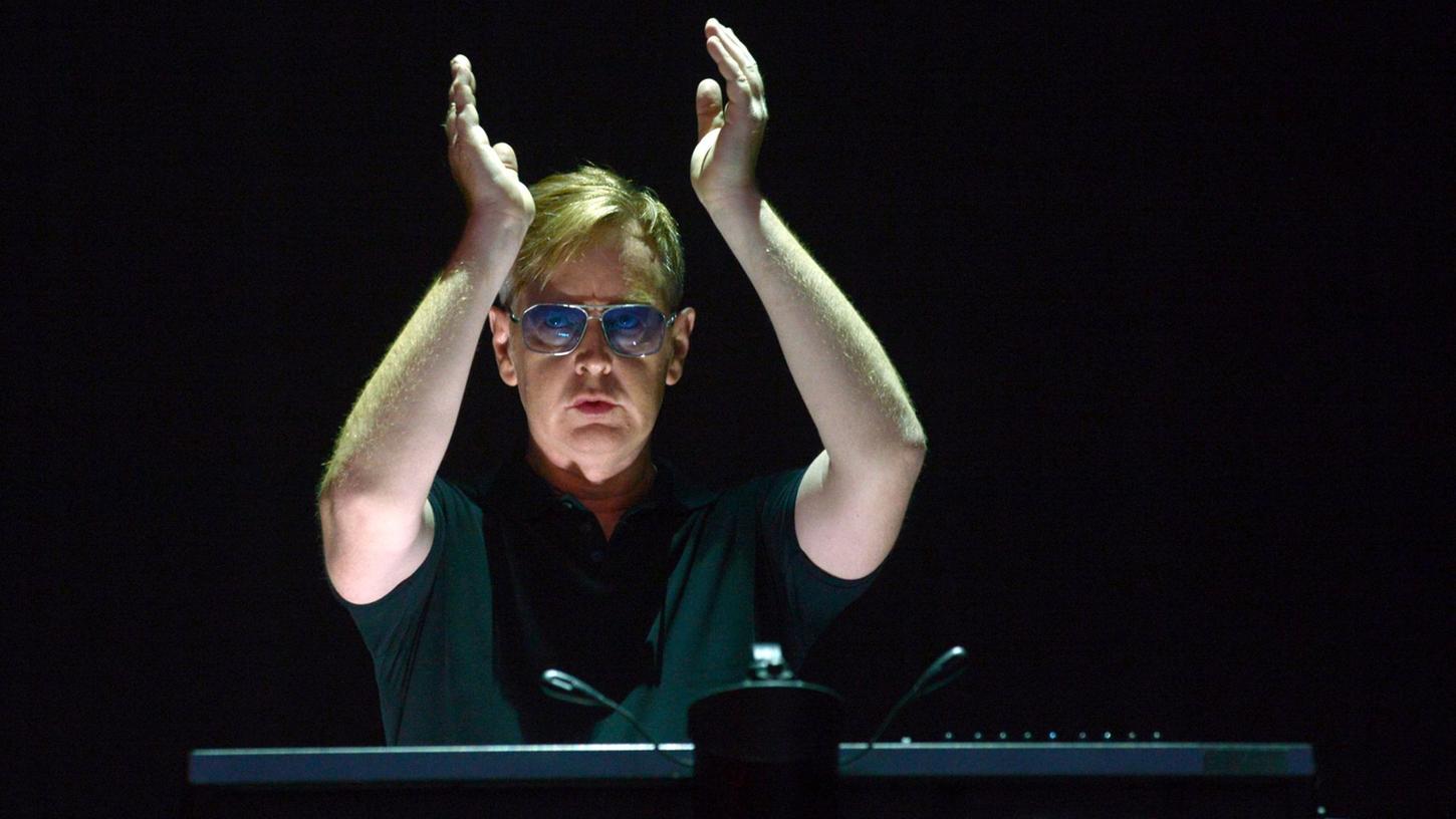 Depeche-Mode-Keyboarder Andy Fletcher starb im Alter von nur 60 Jahren. Depeche-Mode-Keyboarder Andy Fletcher starb im Alter von nur 60 Jahren.