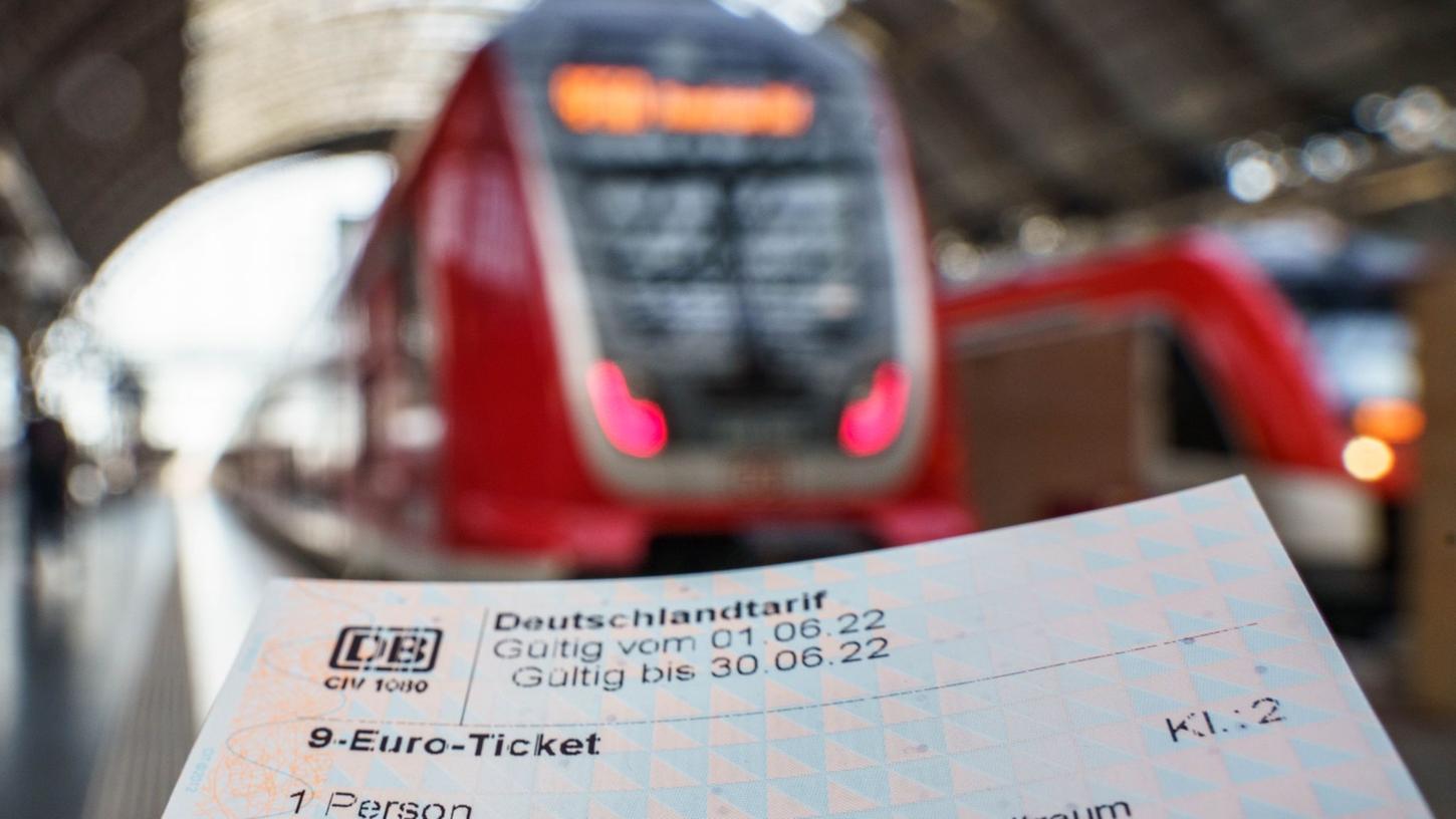 Seit 1. Juni gilt im Öffentlichen Personennahverkehr das 9-Euro-Ticket. Allein die Deutsche Bahn verkaufte bisher rund drei Millionen davon. 