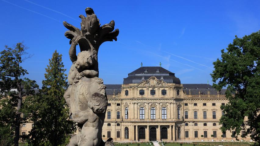 Würzburg ist mit Residenz und Hofgarten ein Besuchermagnet.