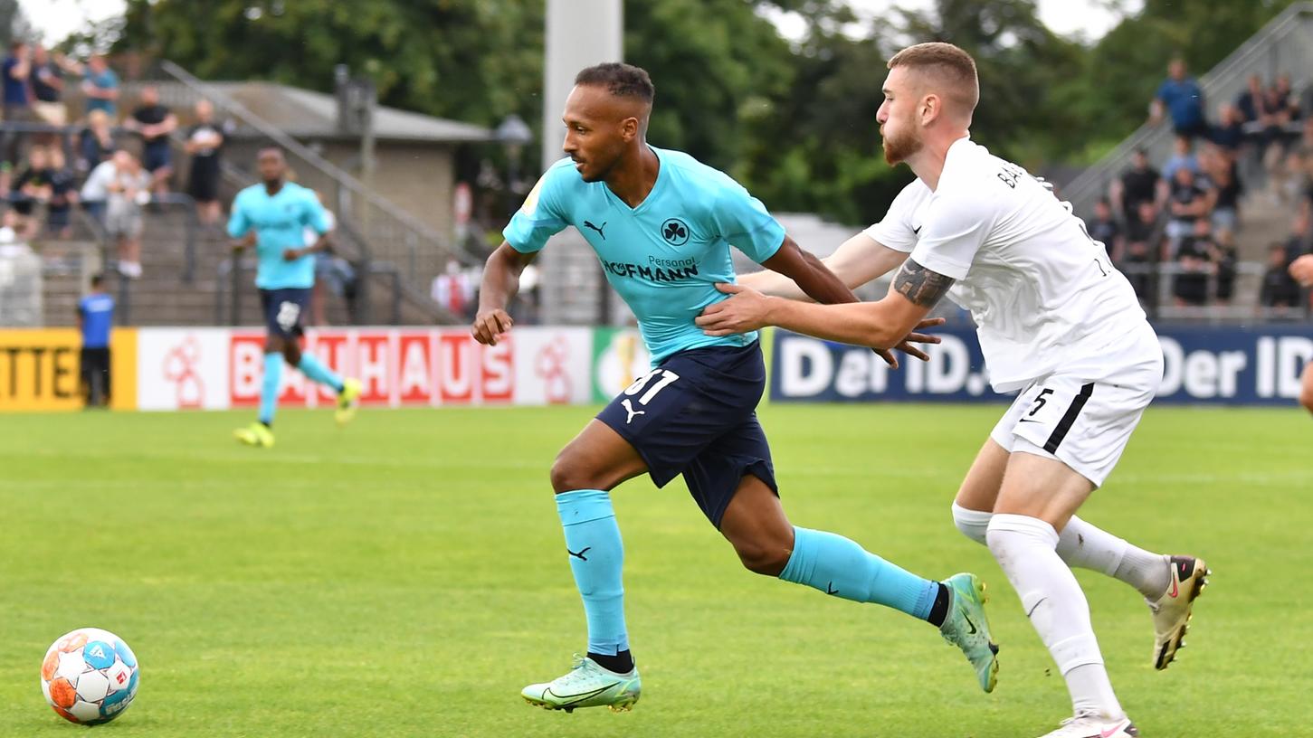 Ernsthafte Angelegenheit: Das Kleeblatt von Julian Green möchte im Gegensatz zum Vorjahr in Pokal-Runde auch am Ende vorne sein.
Ernsthafte Angelegenheit: Das Kleeblatt von Julian Green möchte im Gegensatz zum Vorjahr in Pokal-Runde auch am Ende vorne sein.