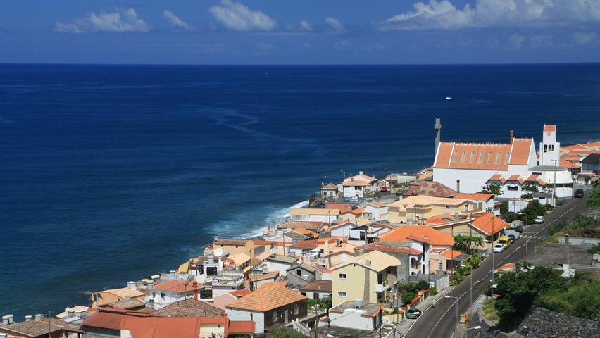 Auch in Südeuropa können Sie tolle Ferien verbringen. Zu Pfingsten bieten verschiedene Airlines Flüge nach Faro, Porto sowie Madeira und Ponta Delgada (Azoren) an. 