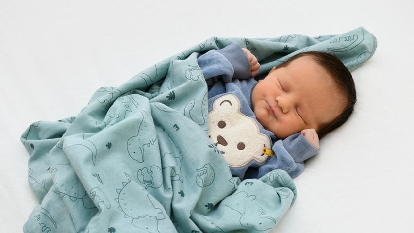 Der kleine Felix kam am 24. Mai im Nürnberger Klinikum auf die Welt. Bei seiner Geburt wog er 3420 Gramm und war 48 Zentimeter groß.