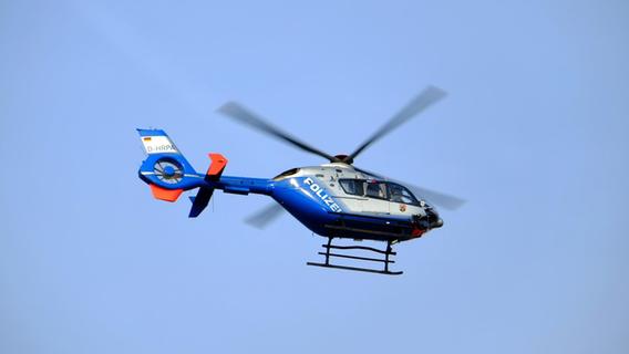 Großeinsatz der Polizei nach Raub: Deshalb kreiste ein Hubschrauber über Erlangen