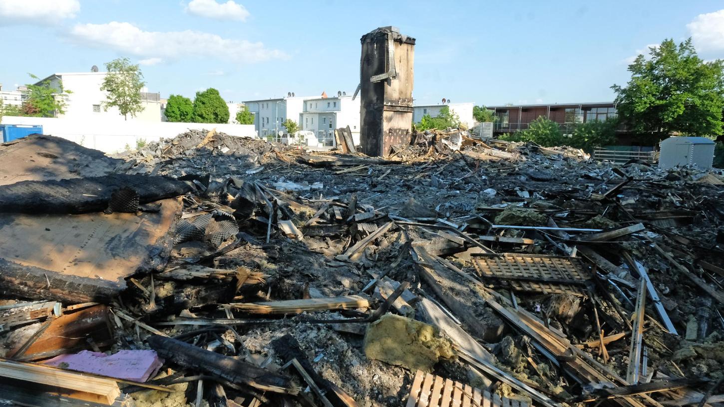 Ermittlung wegen Volksverhetzung nach verheerendem Kita-Brand in Nürnberg Ermittlung wegen Volksverhetzung nach verheerendem Kita-Brand in Nürnberg