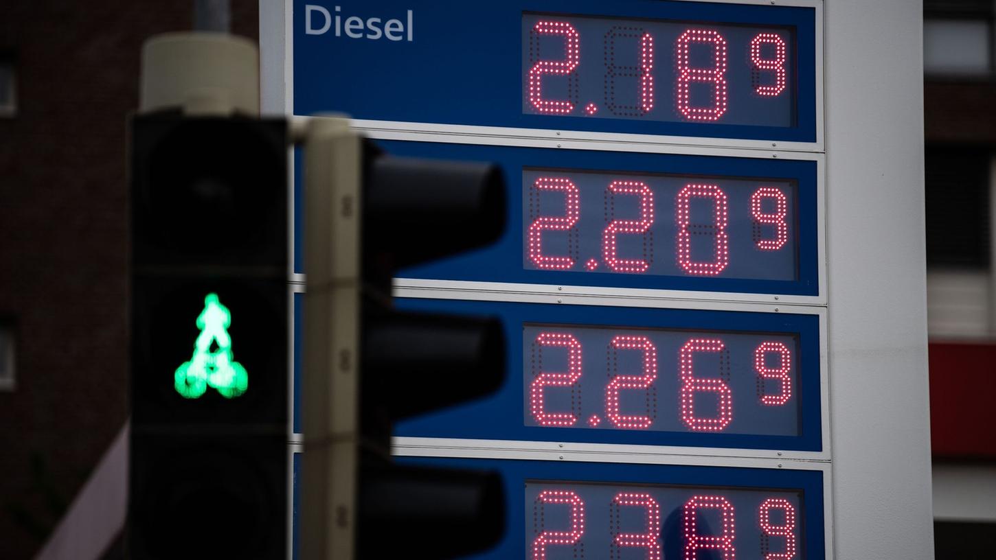 Die Benzinpreise sind noch einmal stark gestiegen. 
