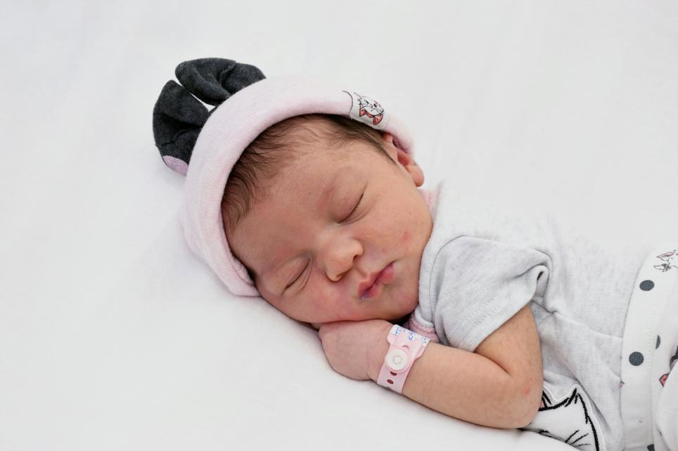 Kamari kam am 27. Mai mit 3430 Gramm bei einer Körpergröße von 50 Zentimetern auf die Welt. Die Kleine erblickte im Nürnberger Südklinikum das Licht der Welt. 