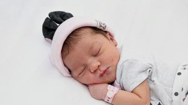 Kamari kam am 27. Mai mit 3430 Gramm bei einer Körpergröße von 50 Zentimetern auf die Welt. Die Kleine erblickte im Nürnberger Südklinikum das Licht der Welt.