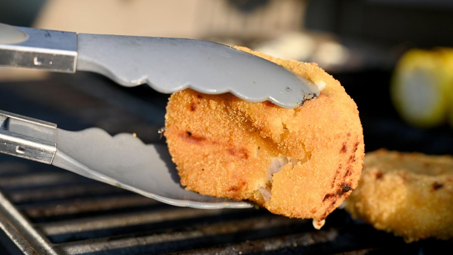 Grillkäse hatte ein Sattelzug geladen, der von der A7 in Franken abkam. Grillkäse hatte ein Sattelzug geladen, der von der A7 in Franken abkam.