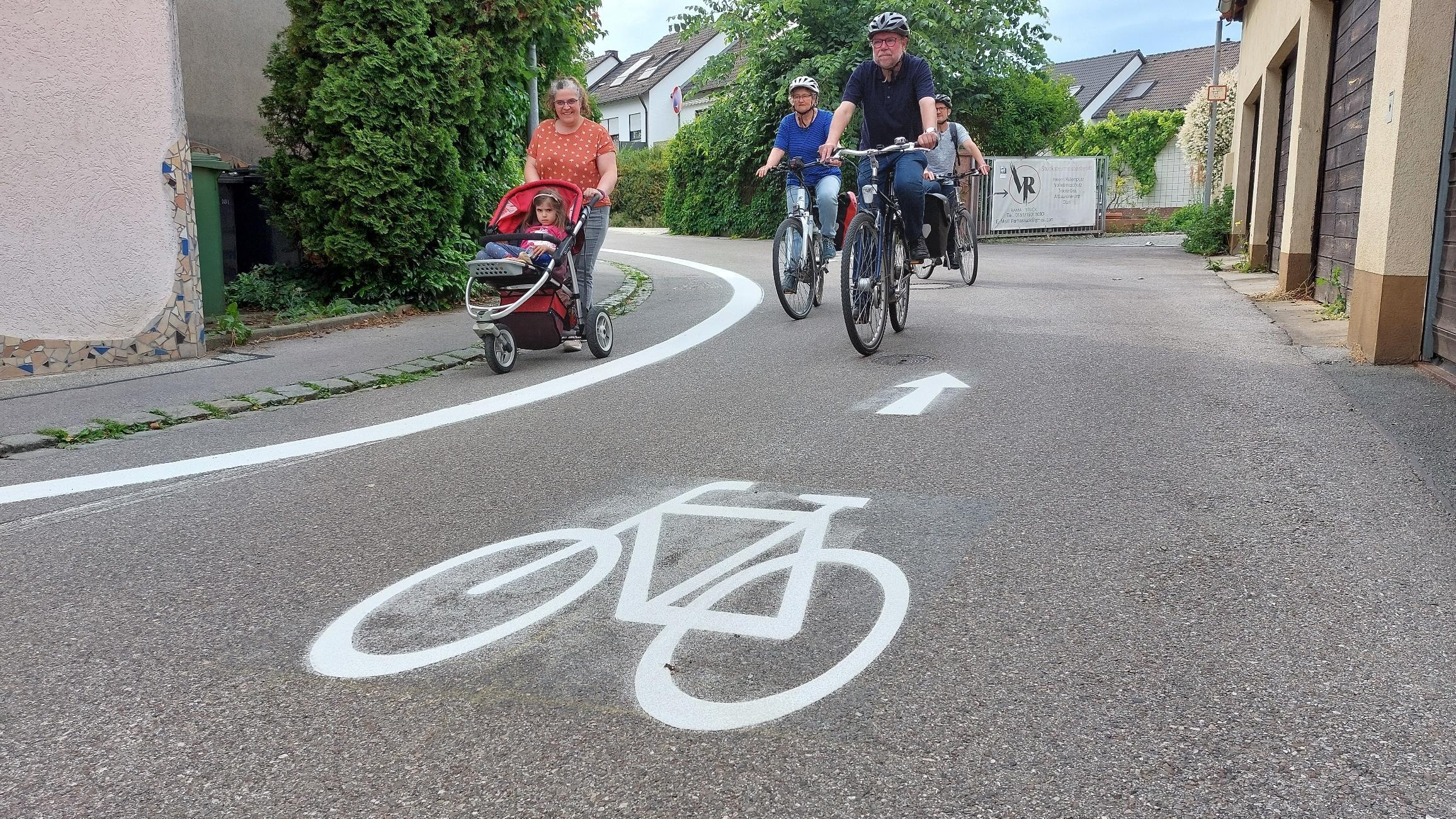 fahrrad piktogramm füe straße schritt fahren