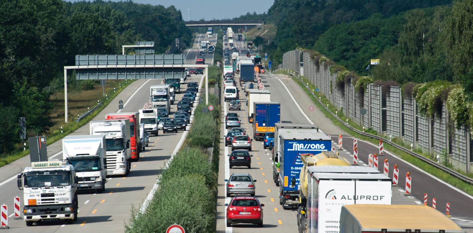 Lärmkarten des bayerischen Landesamts für Umwelt geben Aufschluss über die Lärmbelastung an Autobahnen, Bundes- und Staatsstraßen.