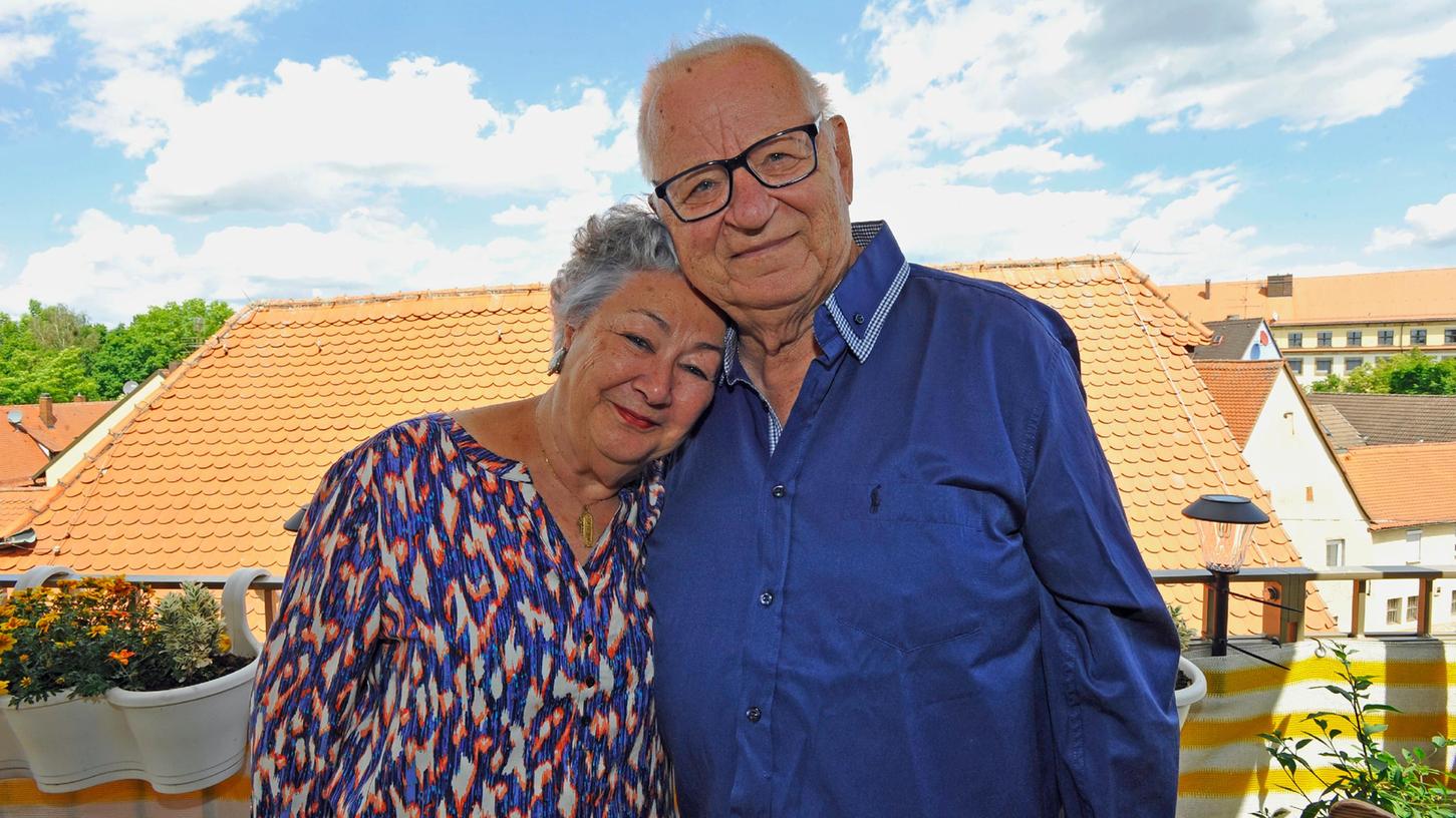 "Du bist immer noch schön": Gunda und Helmut Korber an ihrem 60. Jahrestag. "Du bist immer noch schön": Gunda und Helmut Korber an ihrem 60. Jahrestag.