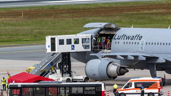 Ukraine-Krieg- Verwundete ukrainische Soldaten gelandet