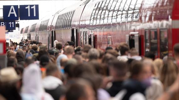 Überfüllte Züge sorgen in Franken für Unmut: Das ist das Problem zwischen Nürnberg und Würzburg