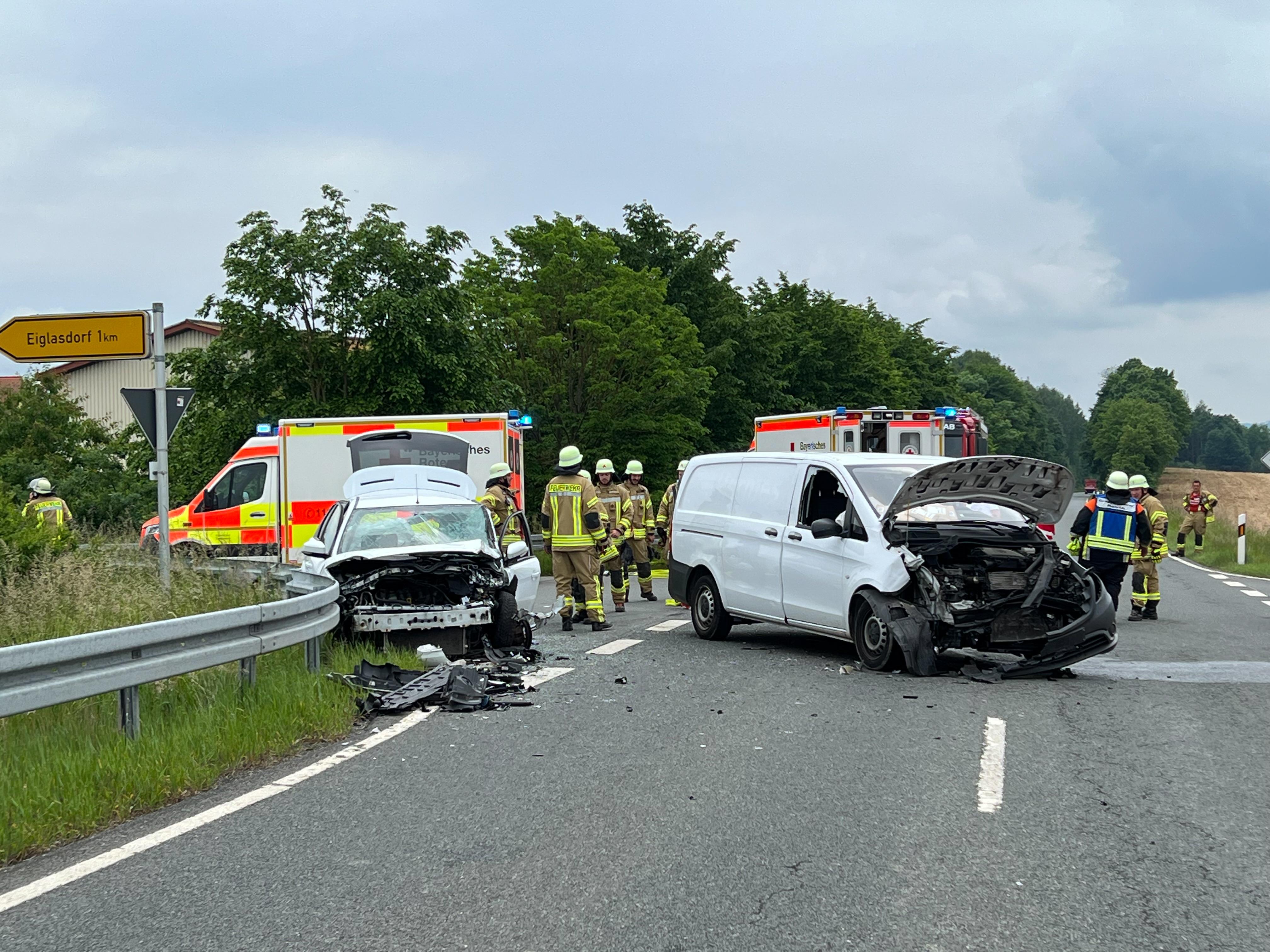 schwerer-unfall-in-der-oberpfalz-zwei-menschen-im-krankenhaus