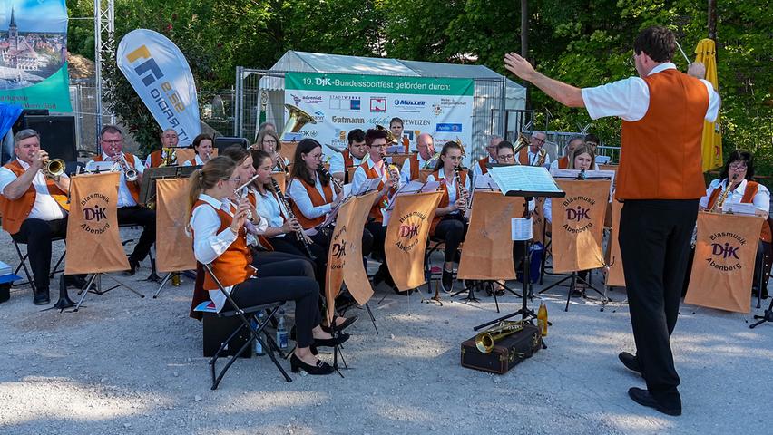 DJK-Bundessportfest 2022 in Schwabach: Die DJK musiziert auch sehr ordentlich. DJK-Bundessportfest 2022 in Schwabach: Die DJK musiziert auch sehr ordentlich.