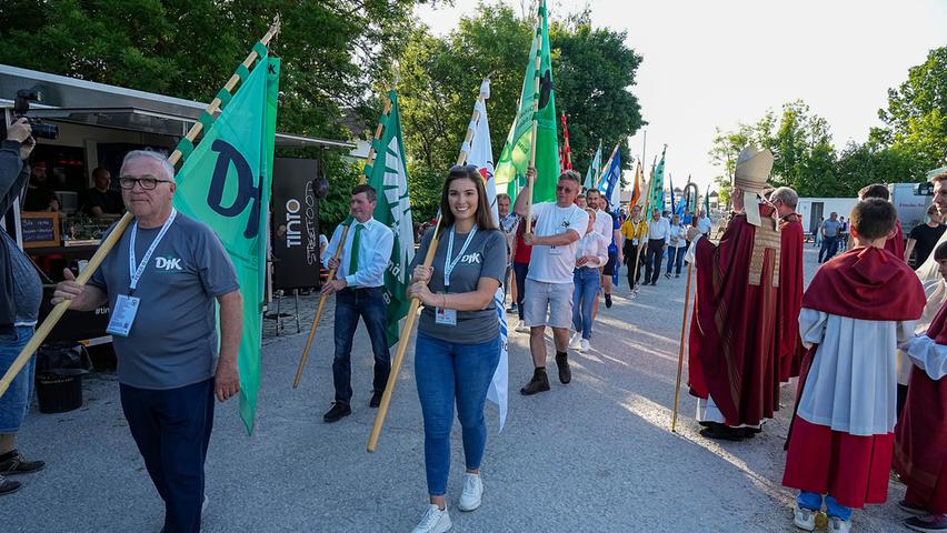 DJK-Bundessportfest 2022 in Schwabach: Der Bannerzug. DJK-Bundessportfest 2022 in Schwabach: Der Bannerzug.