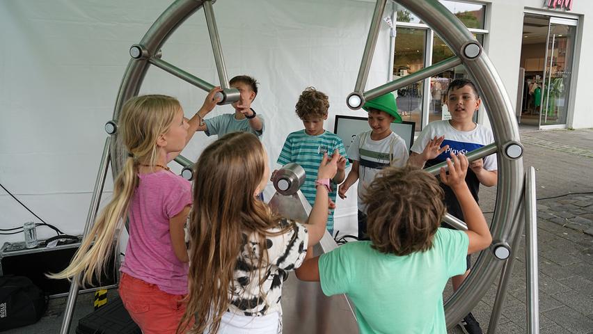DJK-Bundessportfest 2022 in Schwabach: Auch die Krankenkassen (hier die AOK) sind mit Mitmach-Stationen dabei. DJK-Bundessportfest 2022 in Schwabach: Auch die Krankenkassen (hier die AOK) sind mit Mitmach-Stationen dabei.