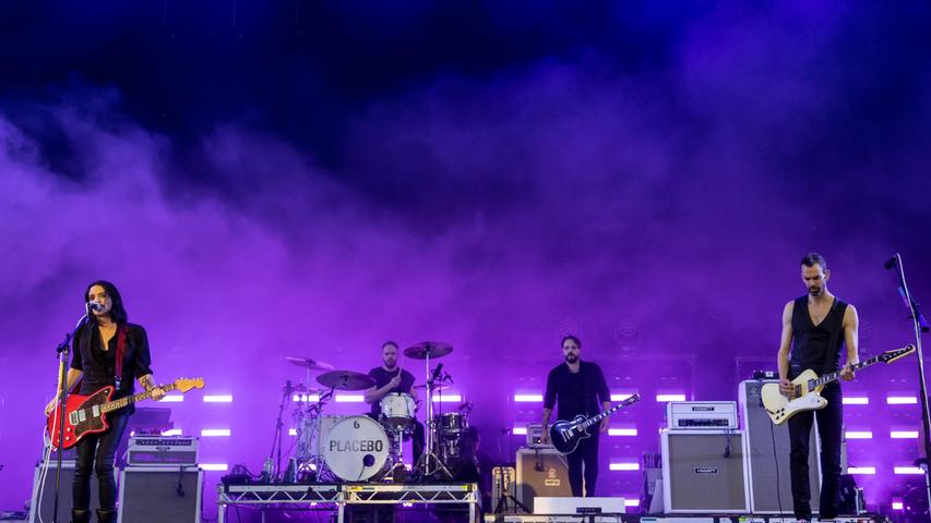 Das neueste Schmuckstück von Placebo: Das Album "Never Let Me Go": Am 25. März veröffentlicht, wurde das Album in der internationalen Presse größtenteils positiv aufgenommen. 