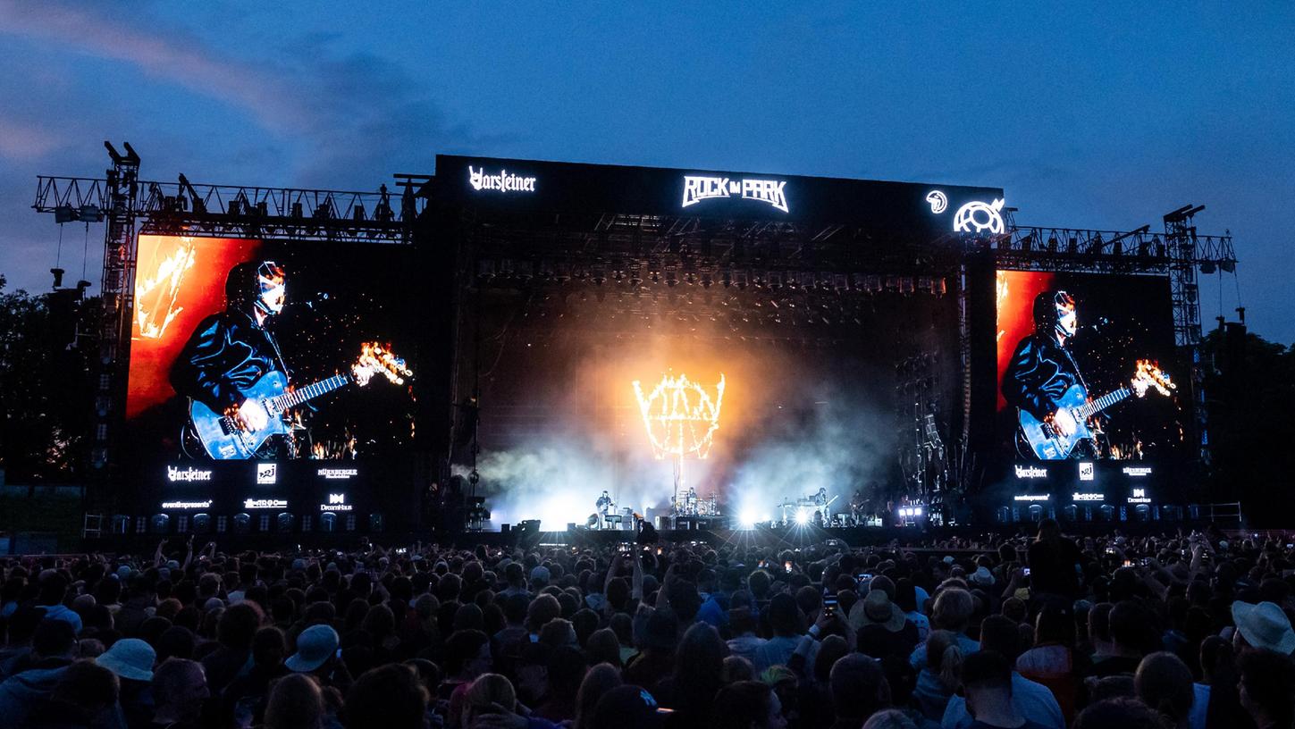 Bei Rock im Park 2022 elektrisierten Muse die Massen - 2023 sollen andere Headliner für beste Festivalstimmung sorgen.. Bei Rock im Park 2022 elektrisierten Muse die Massen - 2023 sollen andere Headliner für beste Festivalstimmung sorgen..