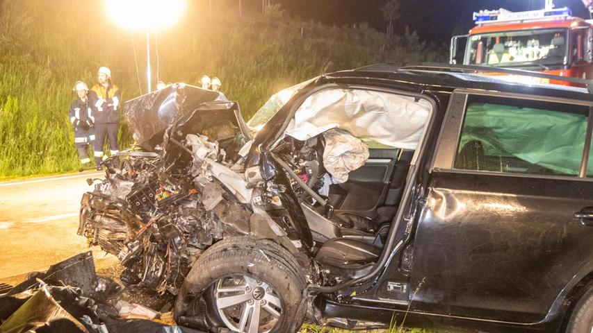 Der Unfall ereignete sich gegen 20.45 Uhr: Der 39-Jährige aus dem Landkreis Ansbach war gerade mit seinem Auto auf der Staatsstraße 2219 von Unterschwaningen kommend in Richtung Cronheim unterwegs.