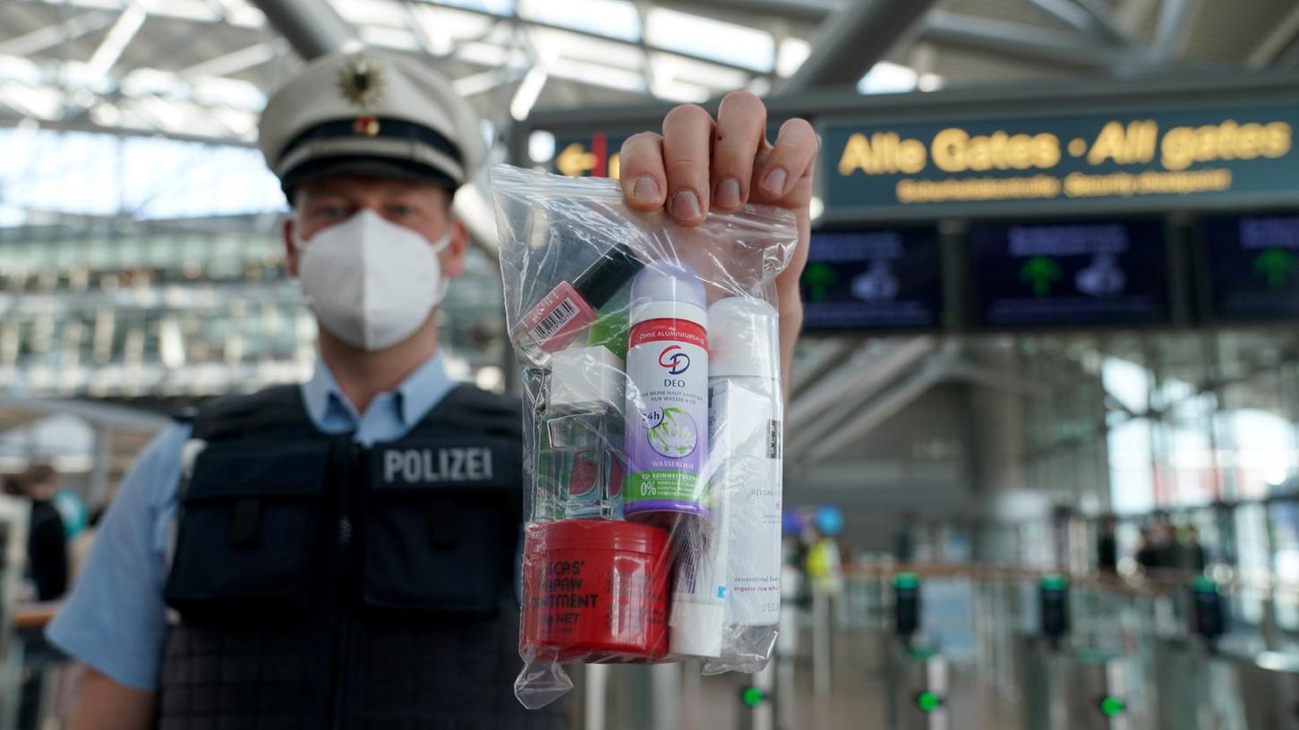 Bei einer Reise mit dem Handgepäck gilt: Nur das Notwendigste sollte eingepackt werden. Bei einer Reise mit dem Handgepäck gilt: Nur das Notwendigste sollte eingepackt werden.