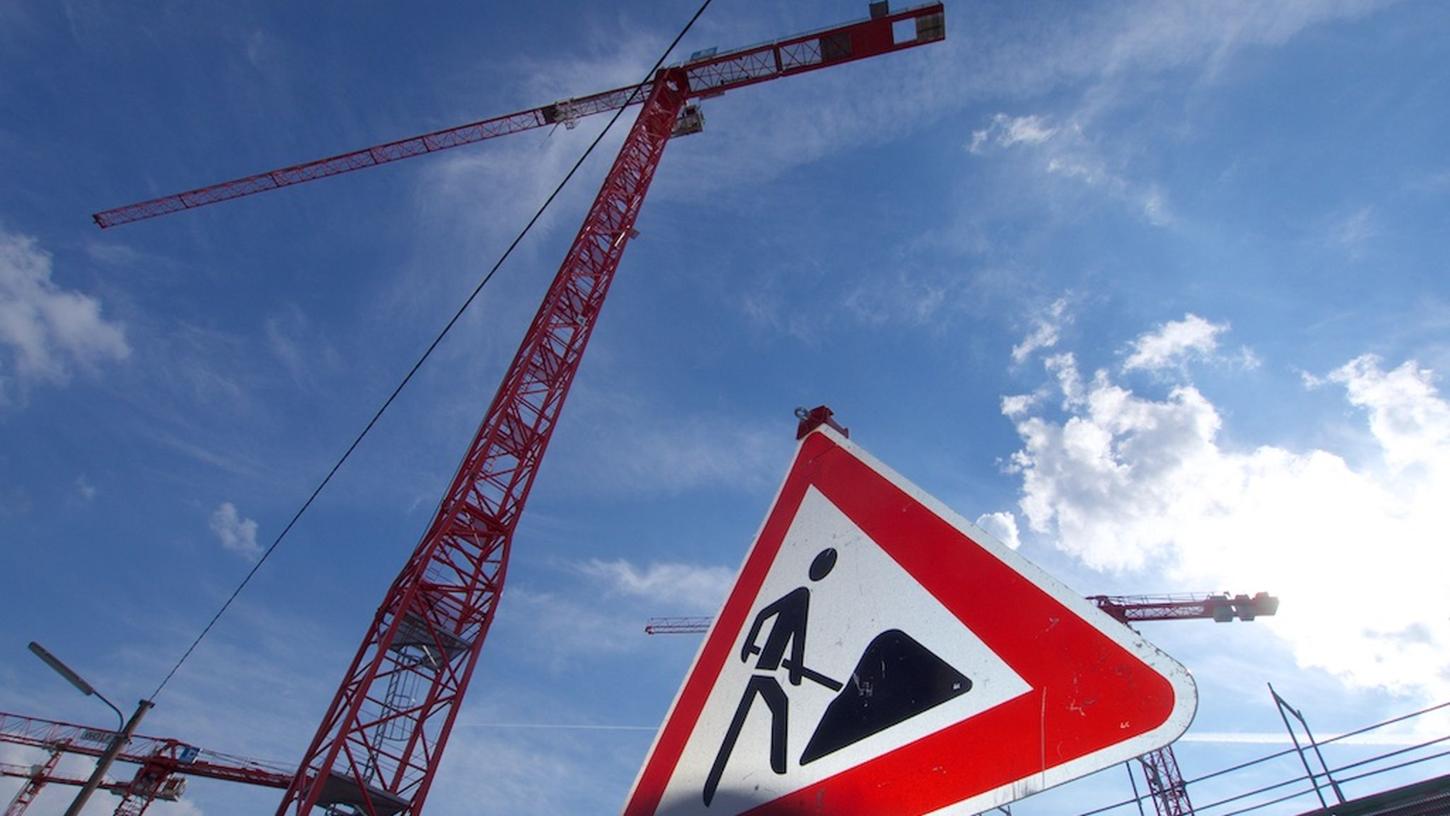 Nach mehr als zehn Jahren Immobilienboom in Deutschland und enorm steigenden Preisen erwarten einige Experten eine Wende am Wohnungsmarkt. Nach mehr als zehn Jahren Immobilienboom in Deutschland und enorm steigenden Preisen erwarten einige Experten eine Wende am Wohnungsmarkt.
