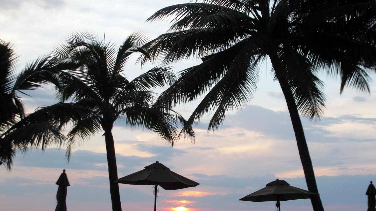 Gute Aussichten für Kranke: Wem ein Thailand-Aufenthalt nachweislich Heilung oder Linderung verspricht, der kann unter Umständen auch Teile der Kosten von der Steuer absetzen. Gute Aussichten für Kranke: Wem ein Thailand-Aufenthalt nachweislich Heilung oder Linderung verspricht, der kann unter Umständen auch Teile der Kosten von der Steuer absetzen.