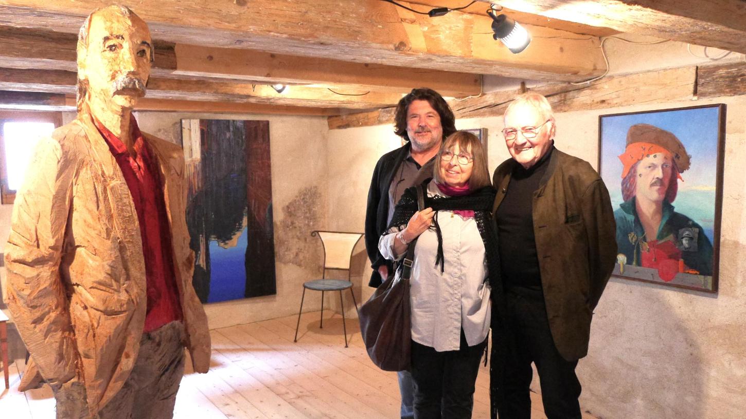 Ein freundschaftlich verbundenes Künstler-Trio – der Sammenheimer Maler Jochen Lebert, die Papierschnitt-Künstlerin Susanne Jost und der Schwabacher Bildhauer Clemens Heinl.